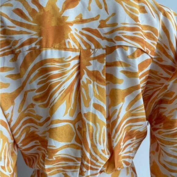 LILLY’S KLOSET Pattern Wrap Dress - Picture 6 of 10